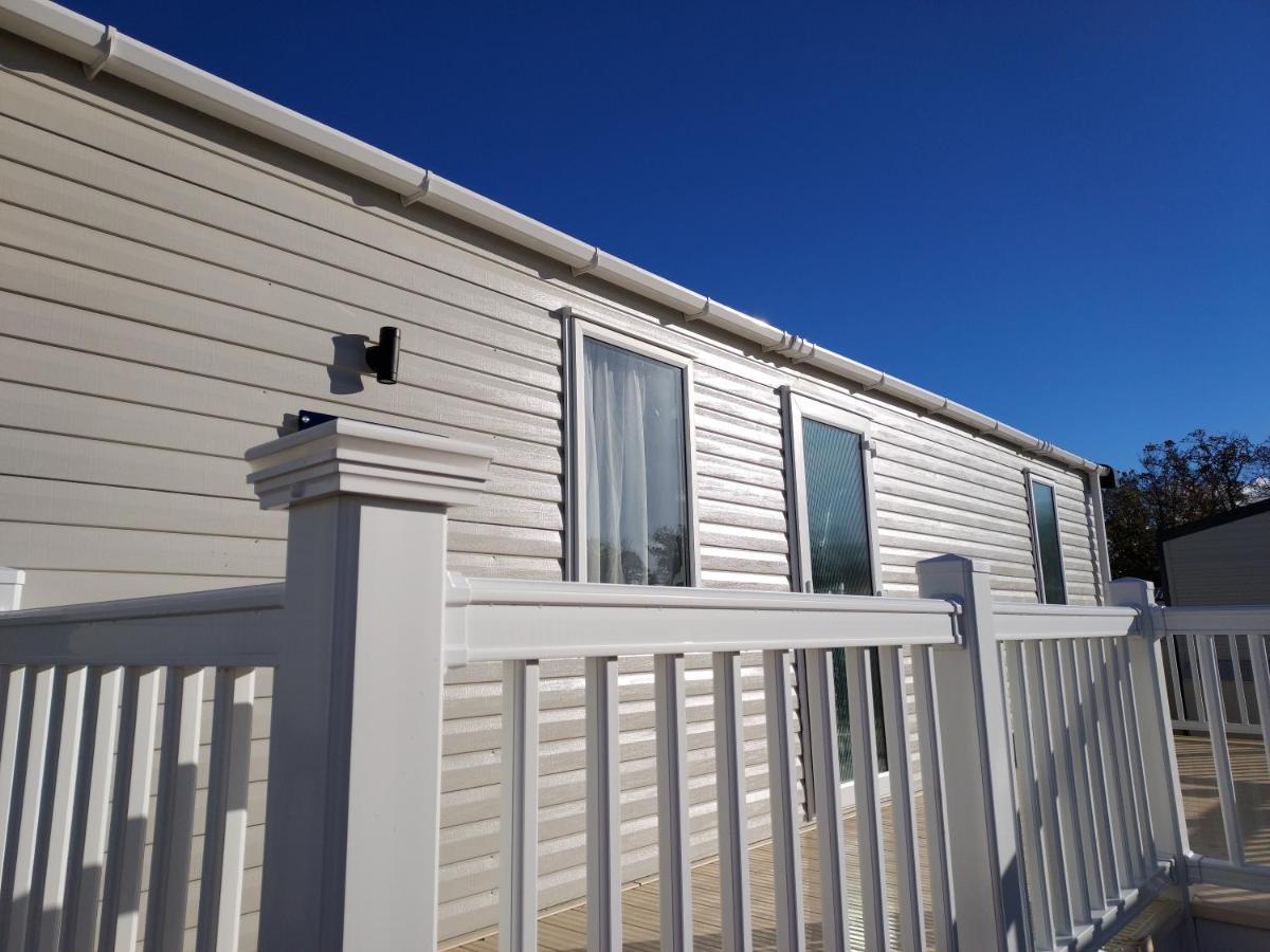 Hoburne Bashley Self-Catering Holiday Home New Milton Exterior photo